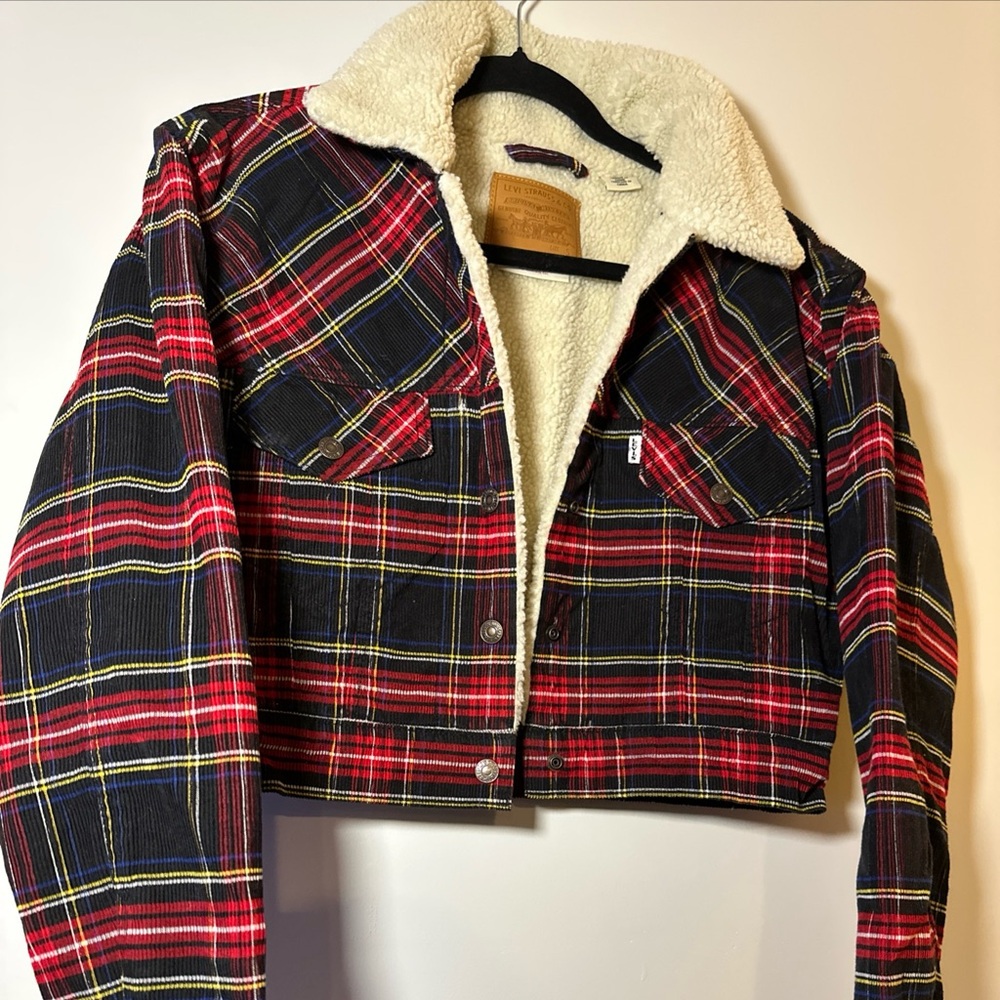 Levis Plaid Corduroy Jacket Ex
Boyfriend Trucker Snap Crop Sherpa
Ladies Small